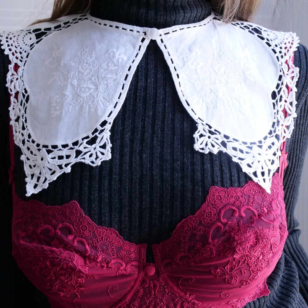 Lovely vintage dainty white cotton embroidered collar